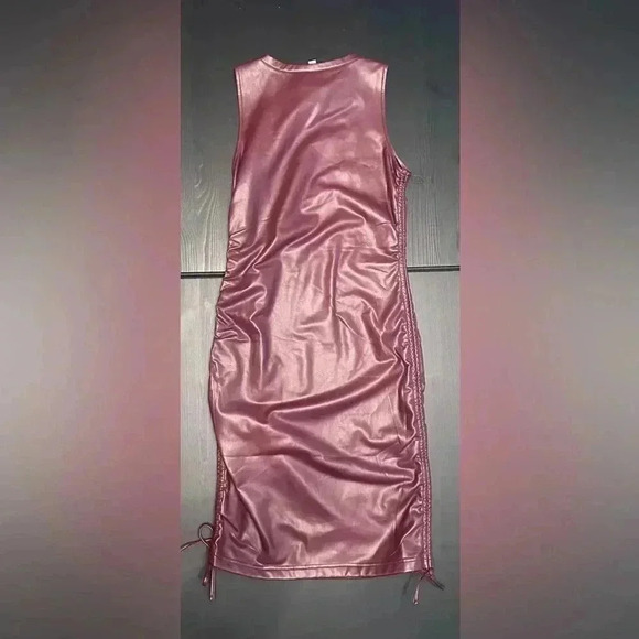 Steve Madden - Rochester Mini Dress in Cordovan - Picture 6 of 6